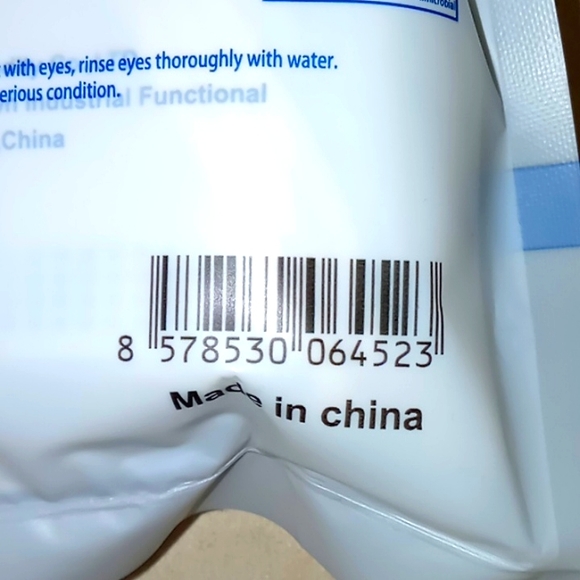 7 Piece Safety Kit - Face Masks, Gloves, and Sanitizer - Picture 3 of 3